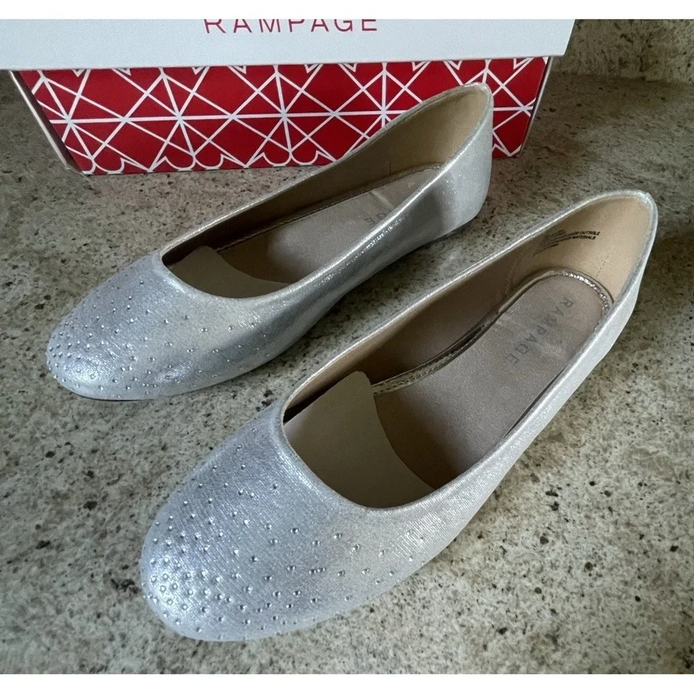 Rampage Silver Flats Women's Size 8 Medium With Box Biana